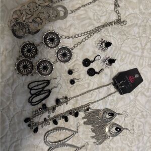 Elegant Silver and Black Jewelry Set